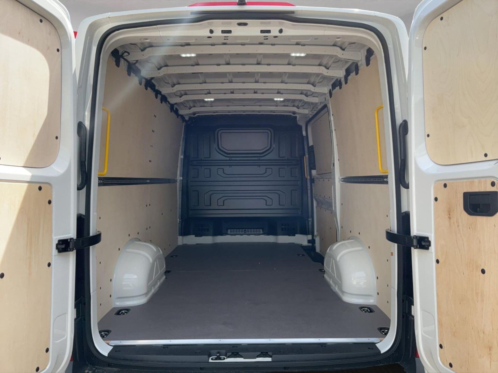 Volkswagen Crafter Kasten mittlerer Radstand
