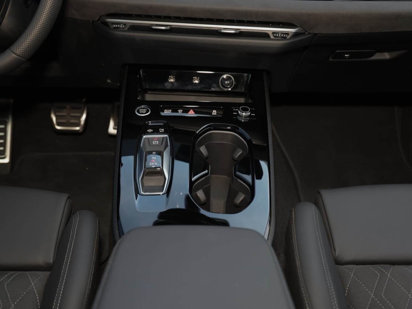Bild über Audi A5 Avant e-hybrid e-hybrid quattro 220 kW S tronic - für weitere Informationen kontaktieren Sie den Audi Partner