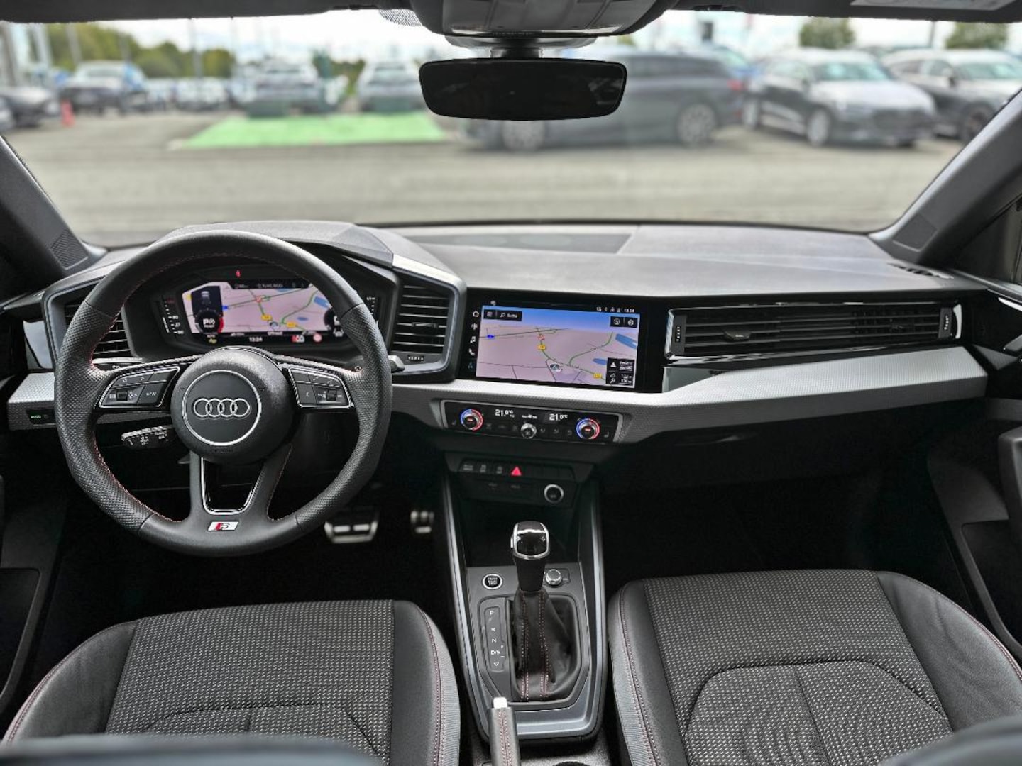 Bild über Audi A1 Sportback S line 40 TFSI S tronic - für weitere Informationen kontaktieren Sie den Audi Partner