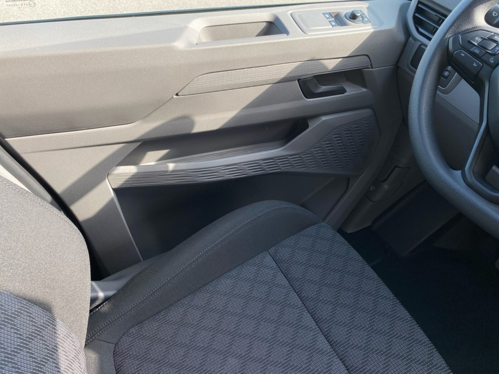 Volkswagen Transporter Kasten langer Radstand – Bild 8