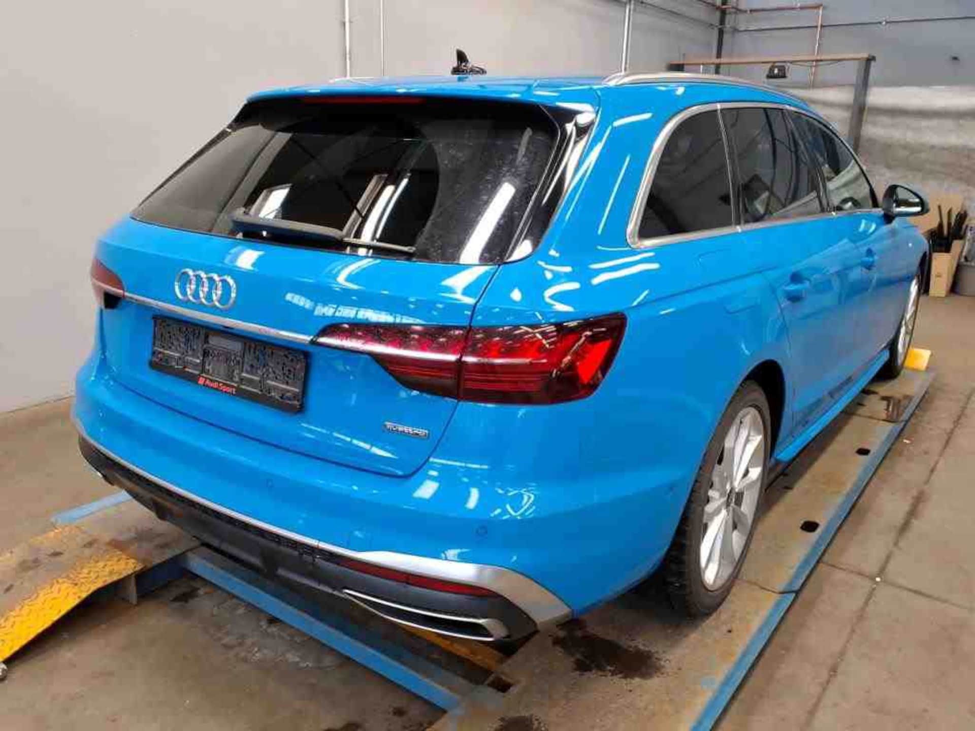 Audi A4 Avant S line