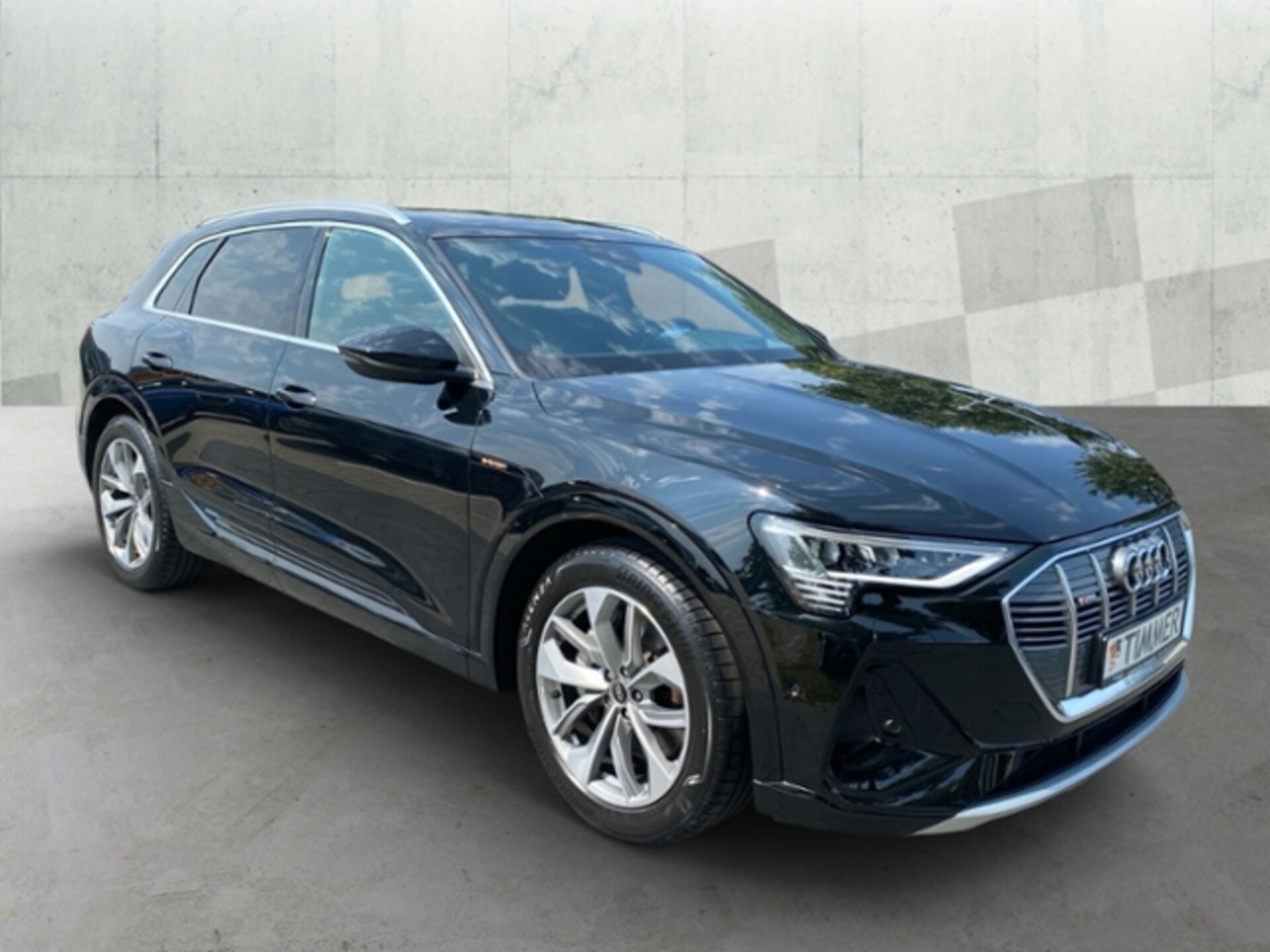 Audi e-tron S line