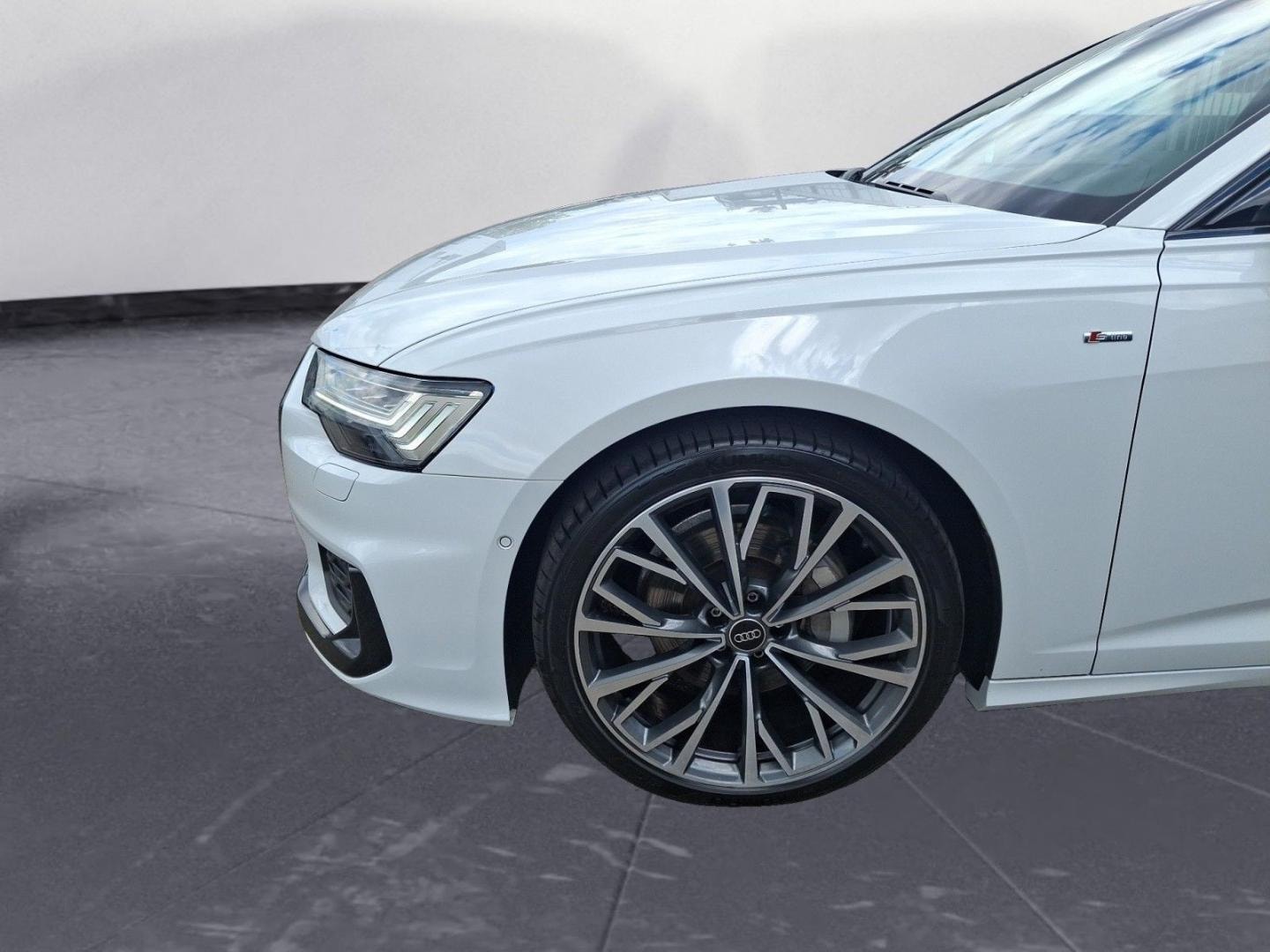 Bild über Audi A6 Avant S line 45 TDI quattro S tronic - für weitere Informationen kontaktieren Sie den Audi Partner