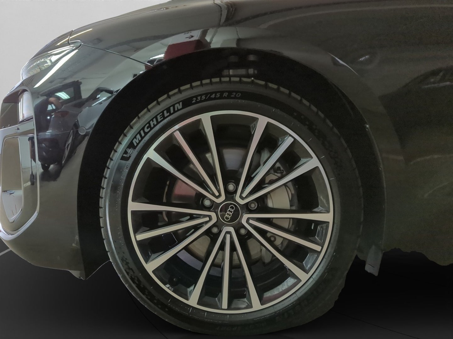 Bild über Audi A6 Avant e-tron e-tron performance - für weitere Informationen kontaktieren Sie den Audi Partner