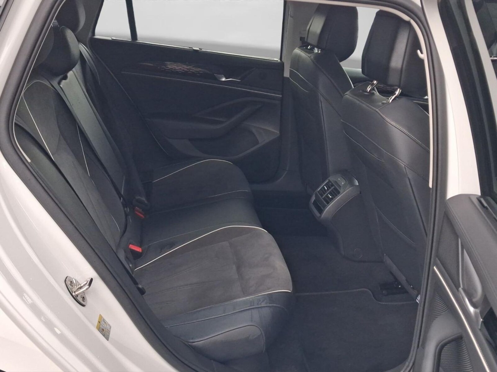 Volkswagen Passat – Bild 6