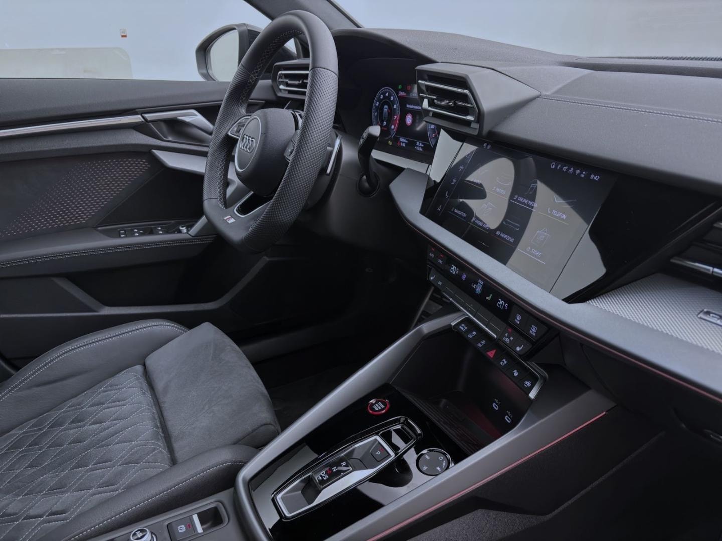 Bild über Audi S3 Sportback TFSI quattro S tronic - für weitere Informationen kontaktieren Sie den Audi Partner