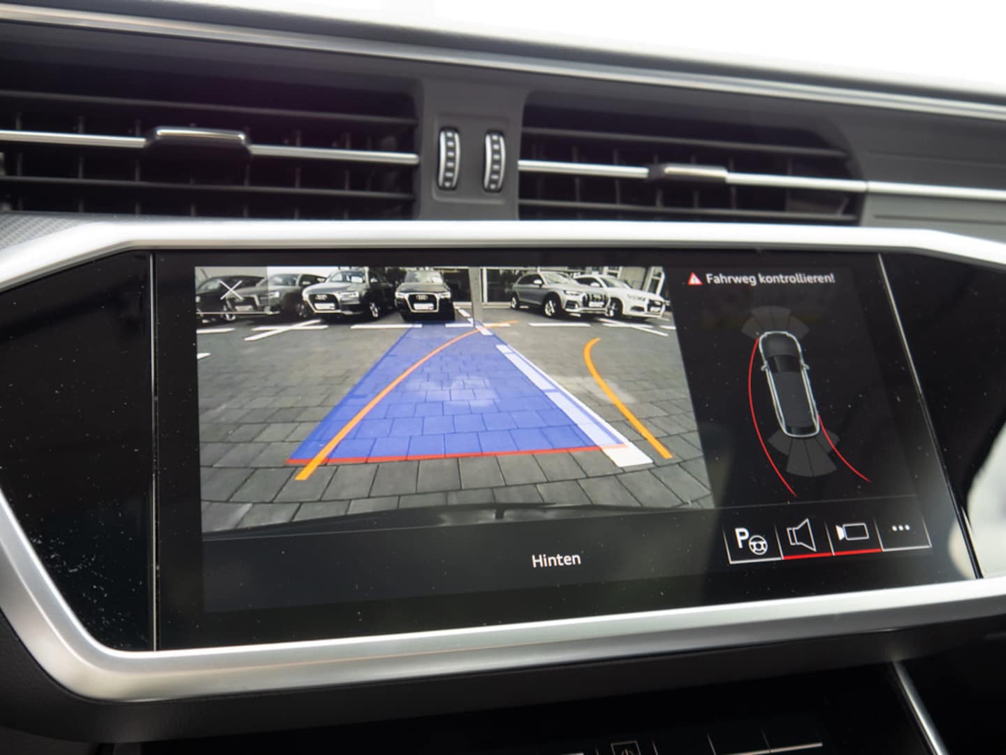 Bild über Audi A6 Avant design 40 TDI quattro S tronic - für weitere Informationen kontaktieren Sie den Audi Partner