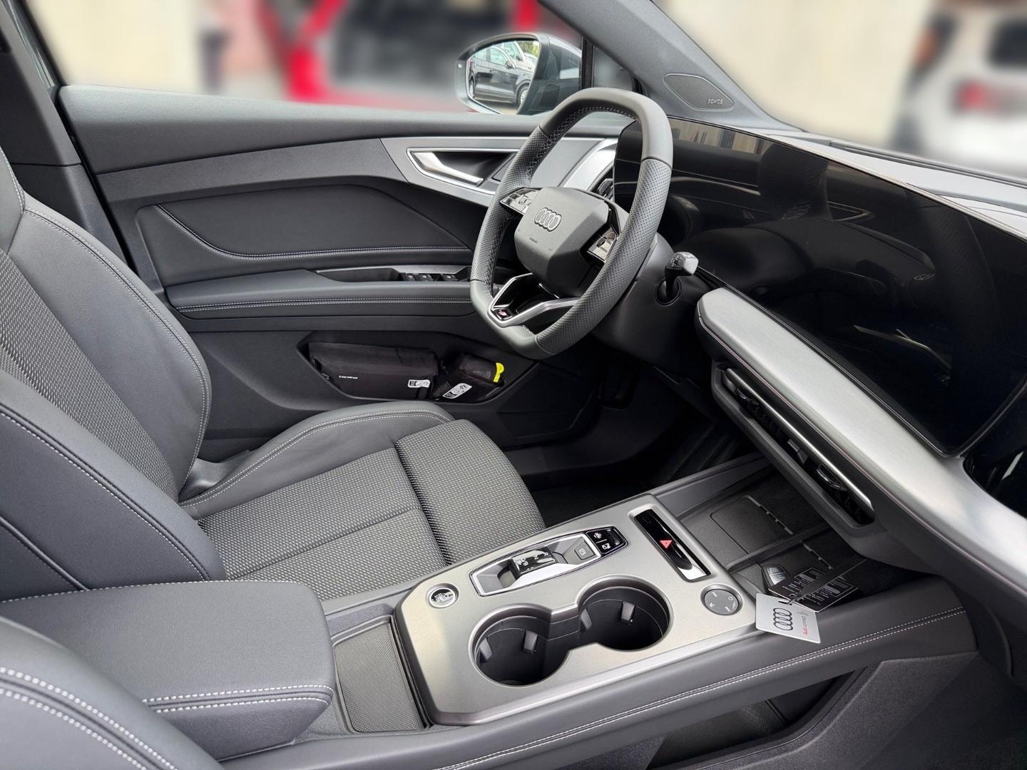 Bild über Audi Q4 SUV e-tron e-tron performance 210 kW - für weitere Informationen kontaktieren Sie den Audi Partner