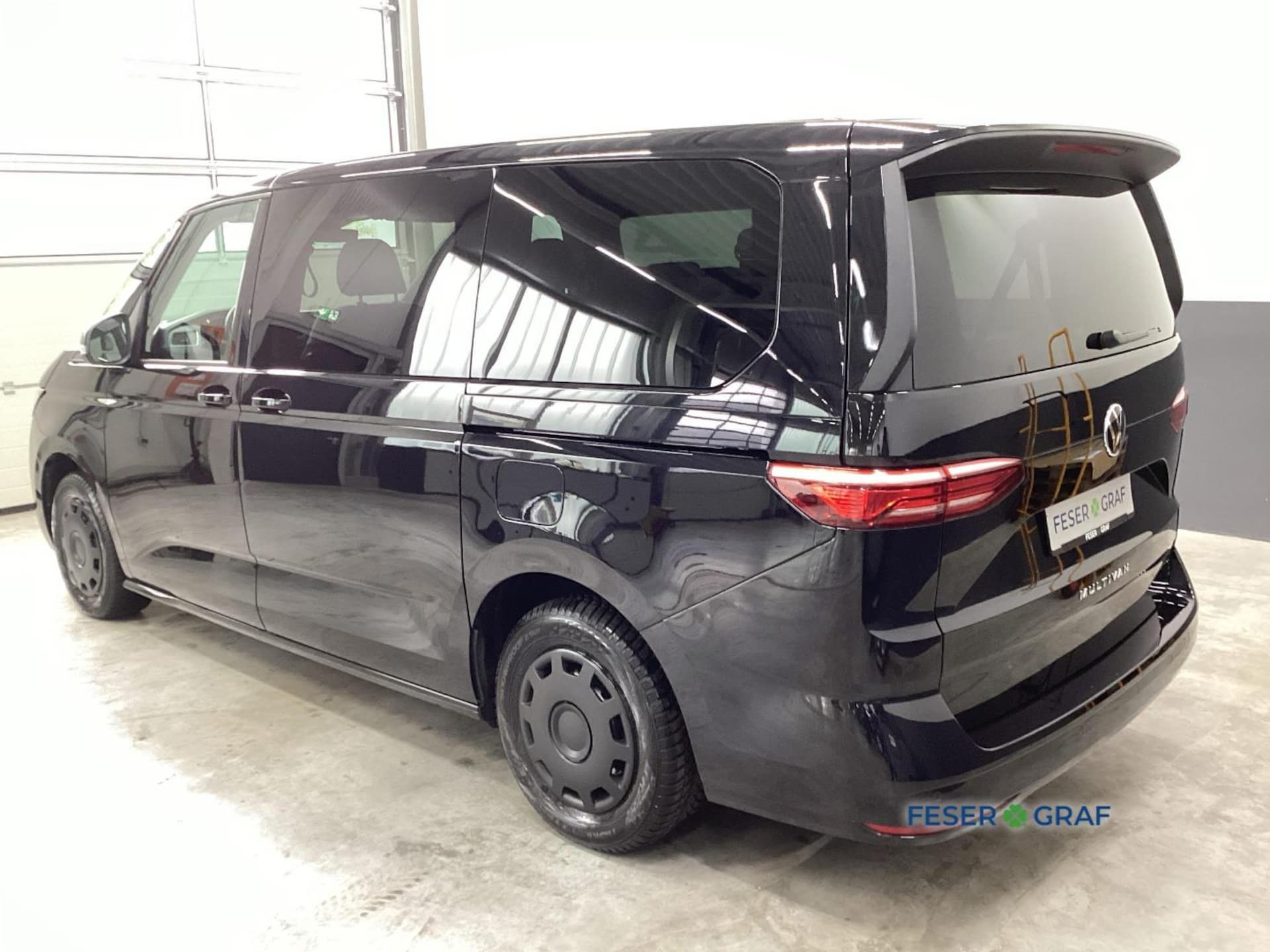 Volkswagen Multivan Langversion Basis-Modell
