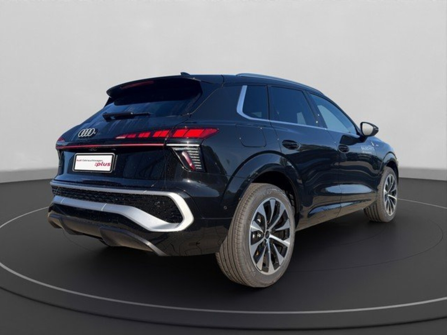 Bild über Audi Q3 SUV TFSI 110 kW S tronic - für weitere Informationen kontaktieren Sie den Audi Partner