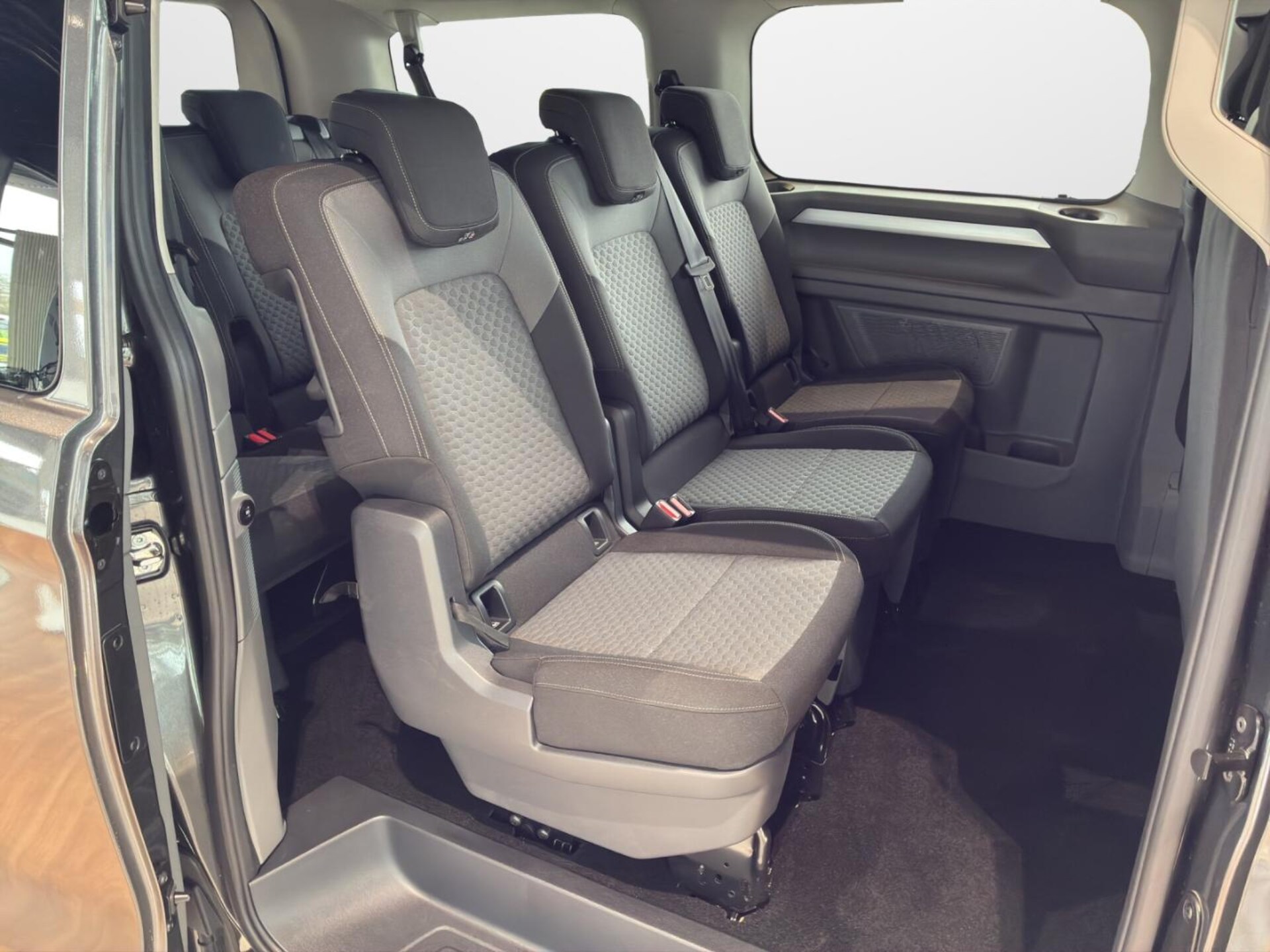 Volkswagen e-Caravelle Life