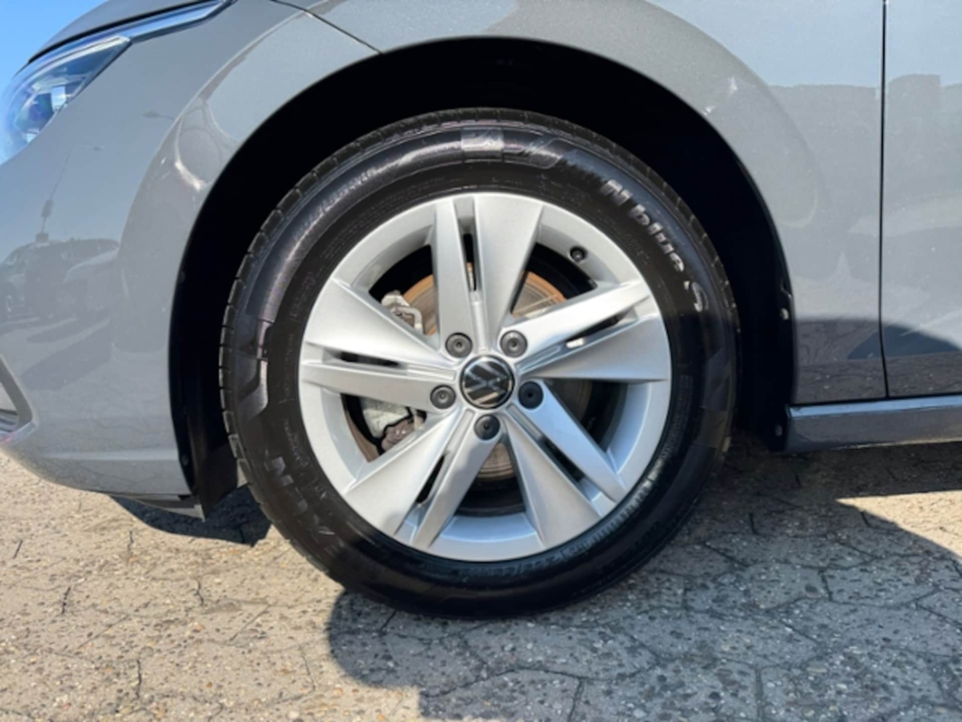Volkswagen Golf Variant Life