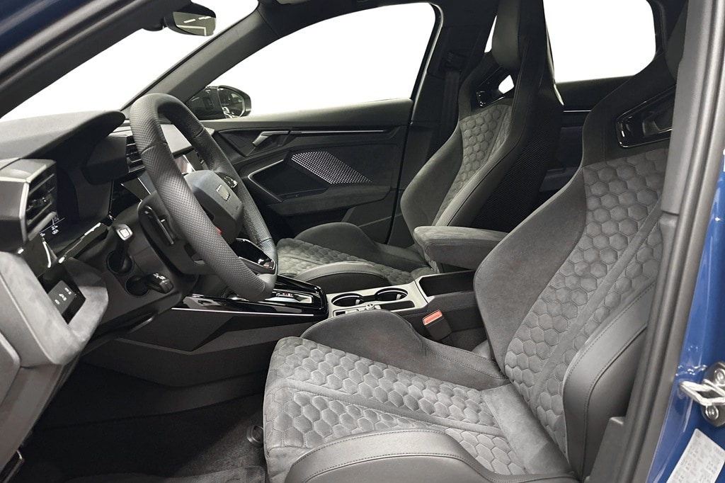 Bild som visar Audi RS 3 Sportback RS 3 Sportback 400 hk S tronic - för mer information kontakta din Audi Partner