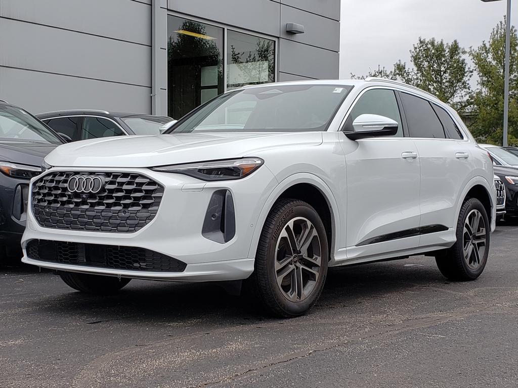 2025 Audi Q5 40 Premium Plus's photo