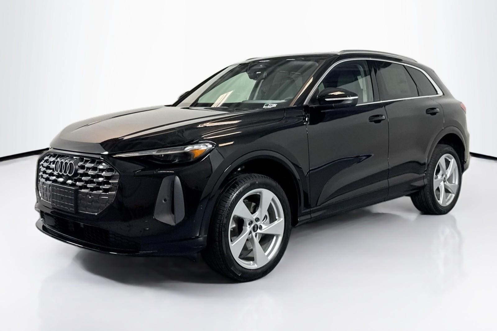2025 Audi Q5 40 Premium Plus's photo