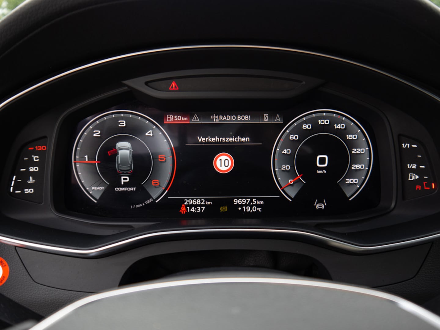 Bild über Audi A6 Avant design 40 TDI quattro S tronic - für weitere Informationen kontaktieren Sie den Audi Partner