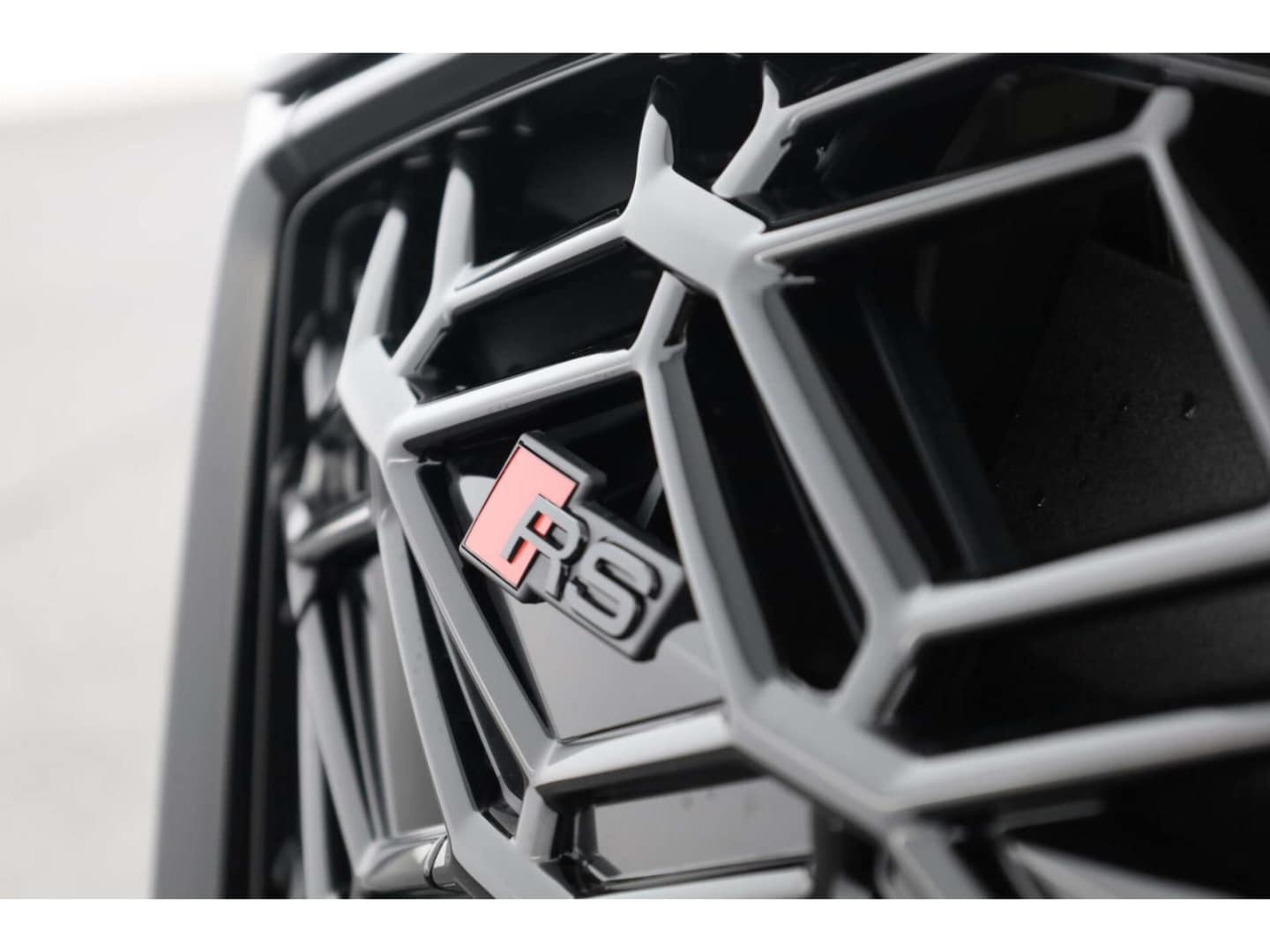 Bild über Audi RS 5 Limousine TFSI quattro 470 kW tiptronic - für weitere Informationen kontaktieren Sie den Audi Partner
