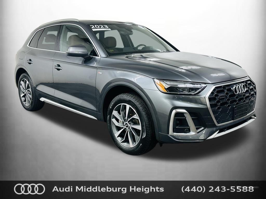2023 Audi Q5 45 Premium Plus's photo