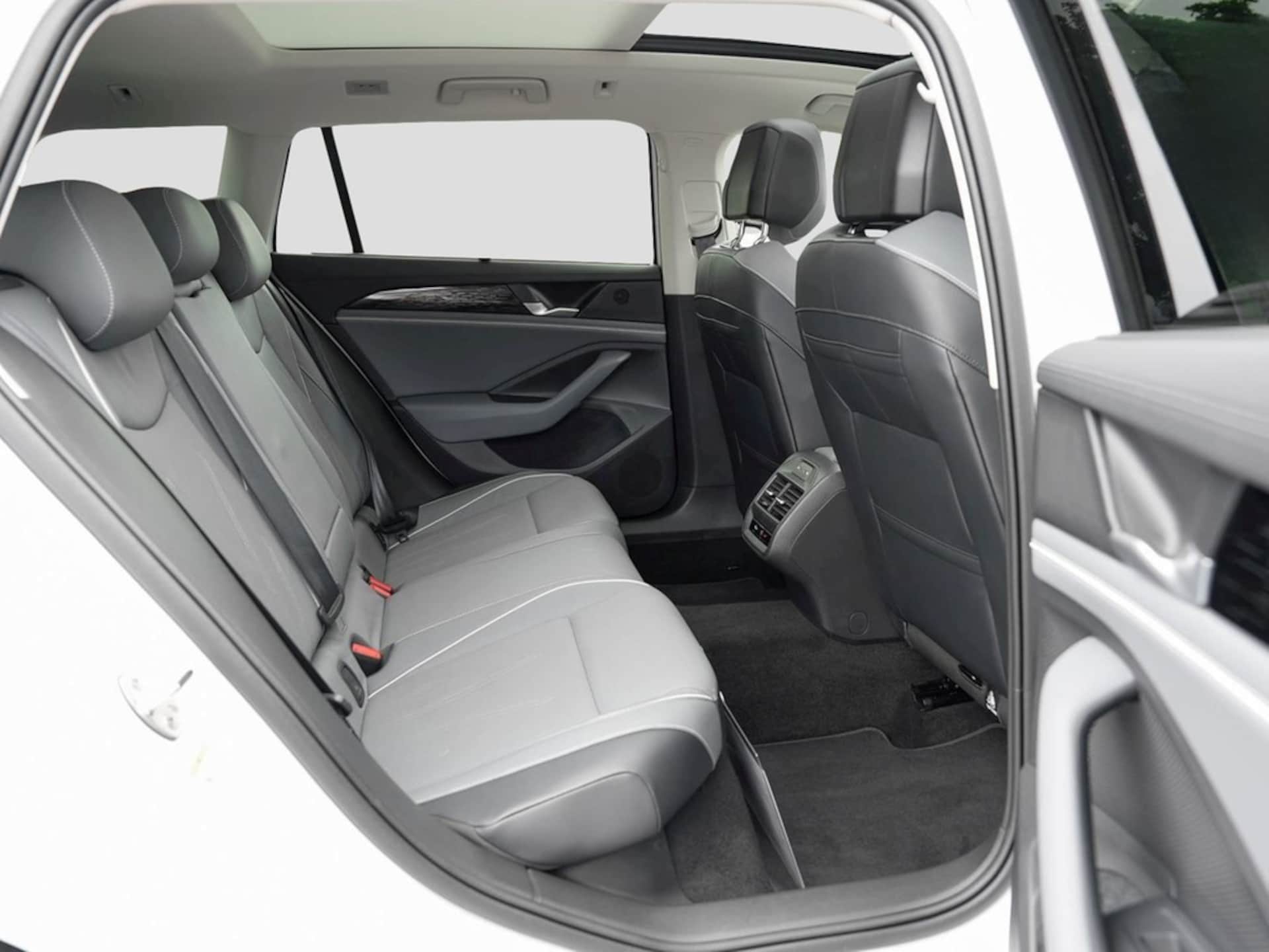 Volkswagen Passat Elegance