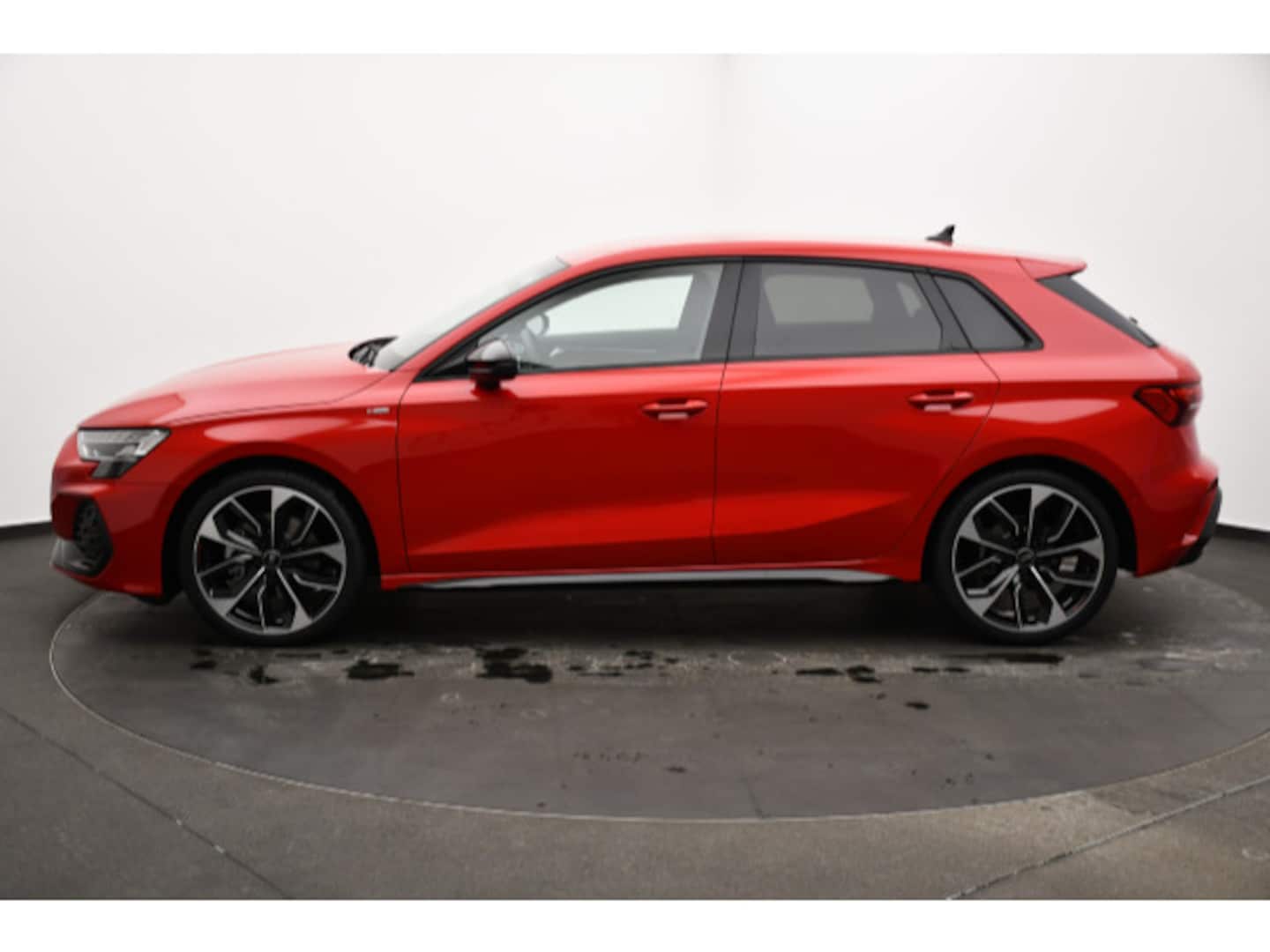 Bild über Audi A3 Sportback S line 35 TFSI S tronic - für weitere Informationen kontaktieren Sie den Audi Partner