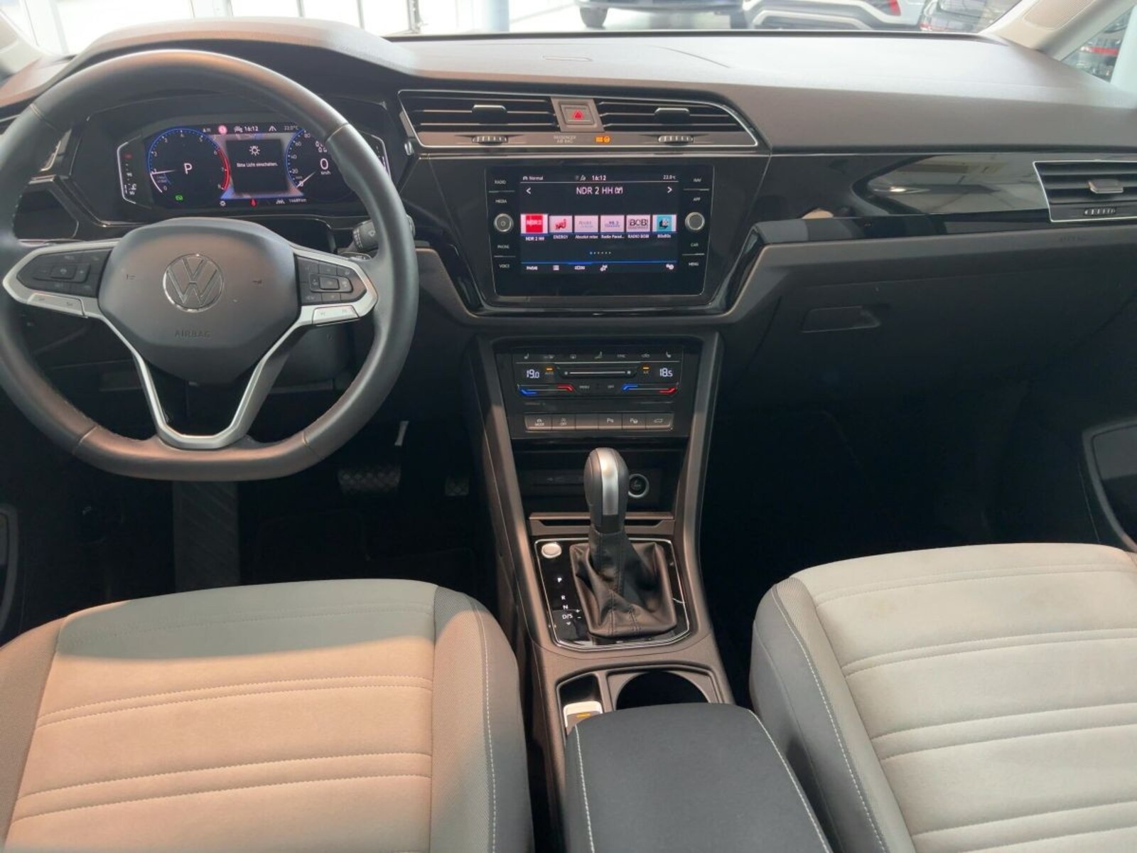 Volkswagen Touran – Bild 9