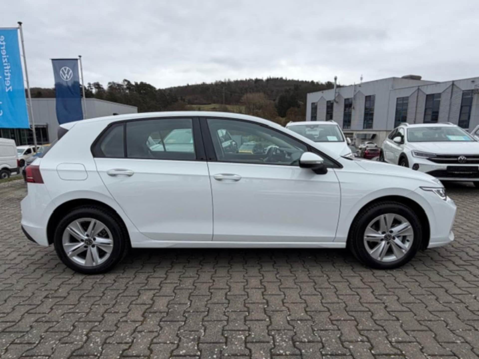 Volkswagen Golf Life