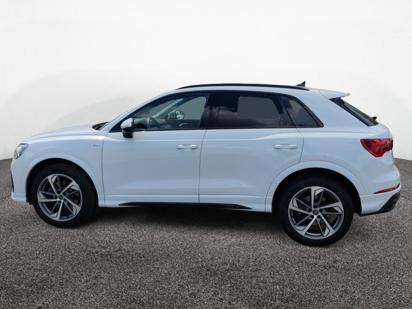 Bild über Audi Q3 TFSI quattro 140 kW S tronic - für weitere Informationen kontaktieren Sie den Audi Partner