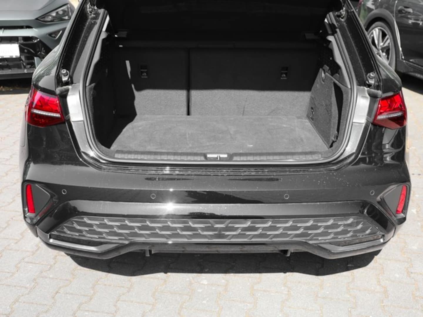 Bild über Audi A3 Sportback S line 35 TFSI S tronic - für weitere Informationen kontaktieren Sie den Audi Partner