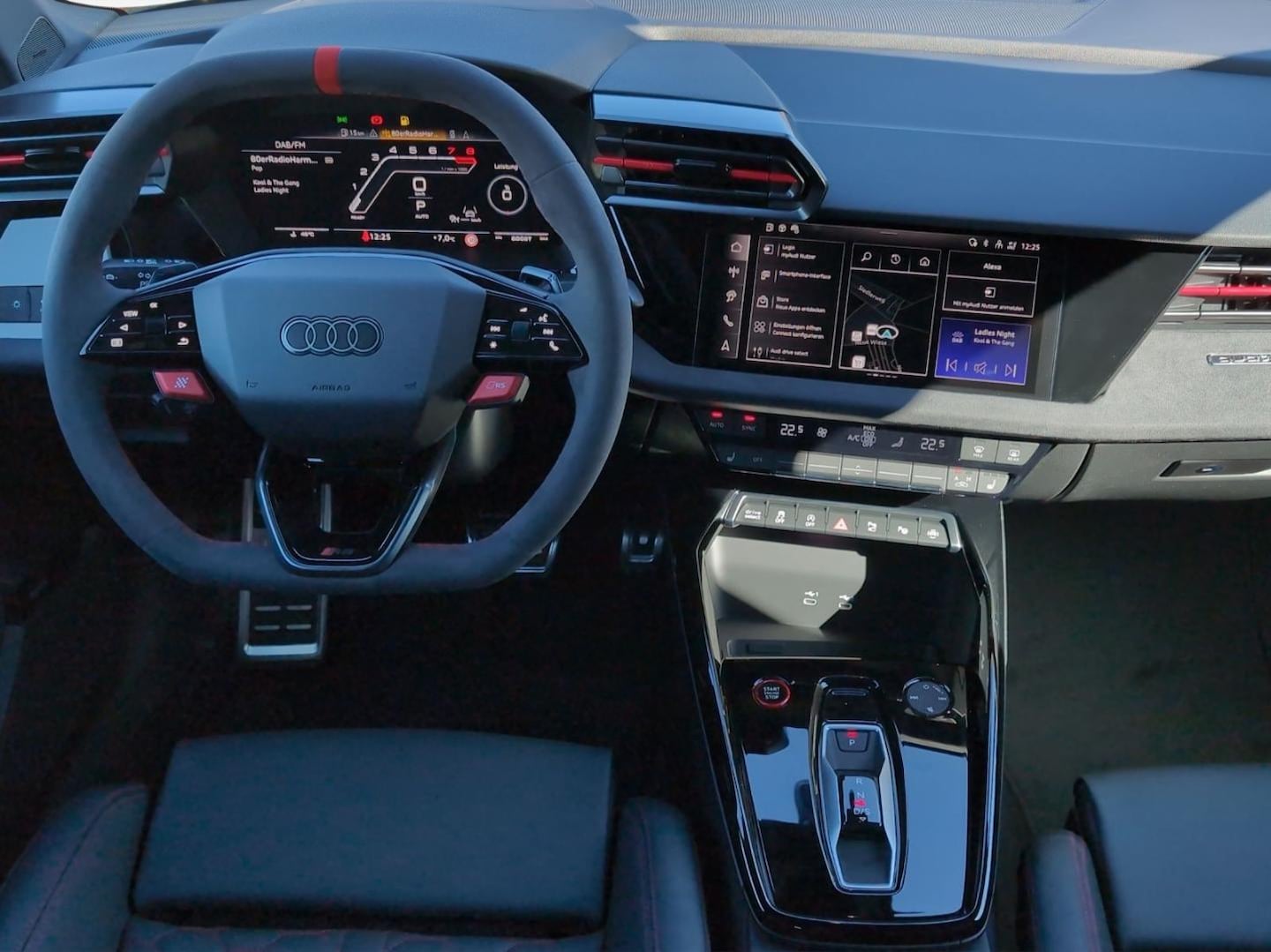 Bild über Audi RS 3 Sportback TFSI quattro 294 kW S tronic - für weitere Informationen kontaktieren Sie den Audi Partner