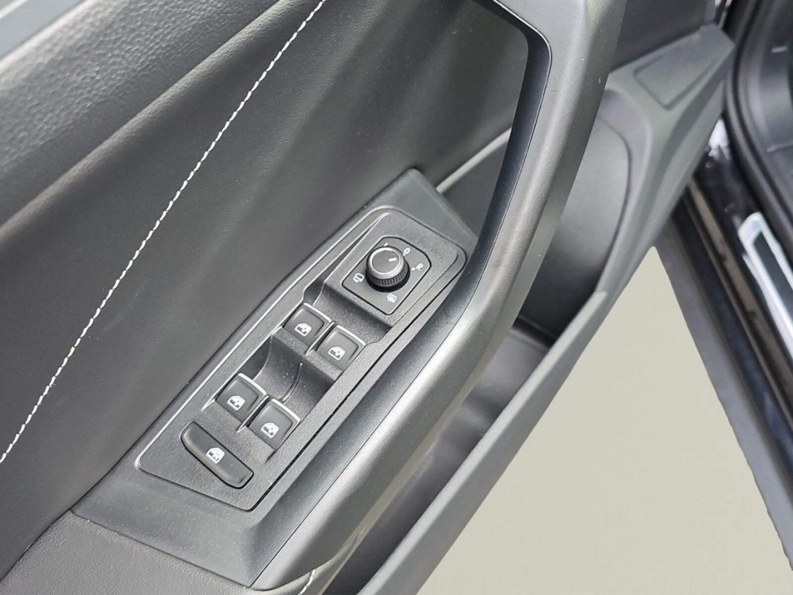 Volkswagen T-Roc – Bild 12