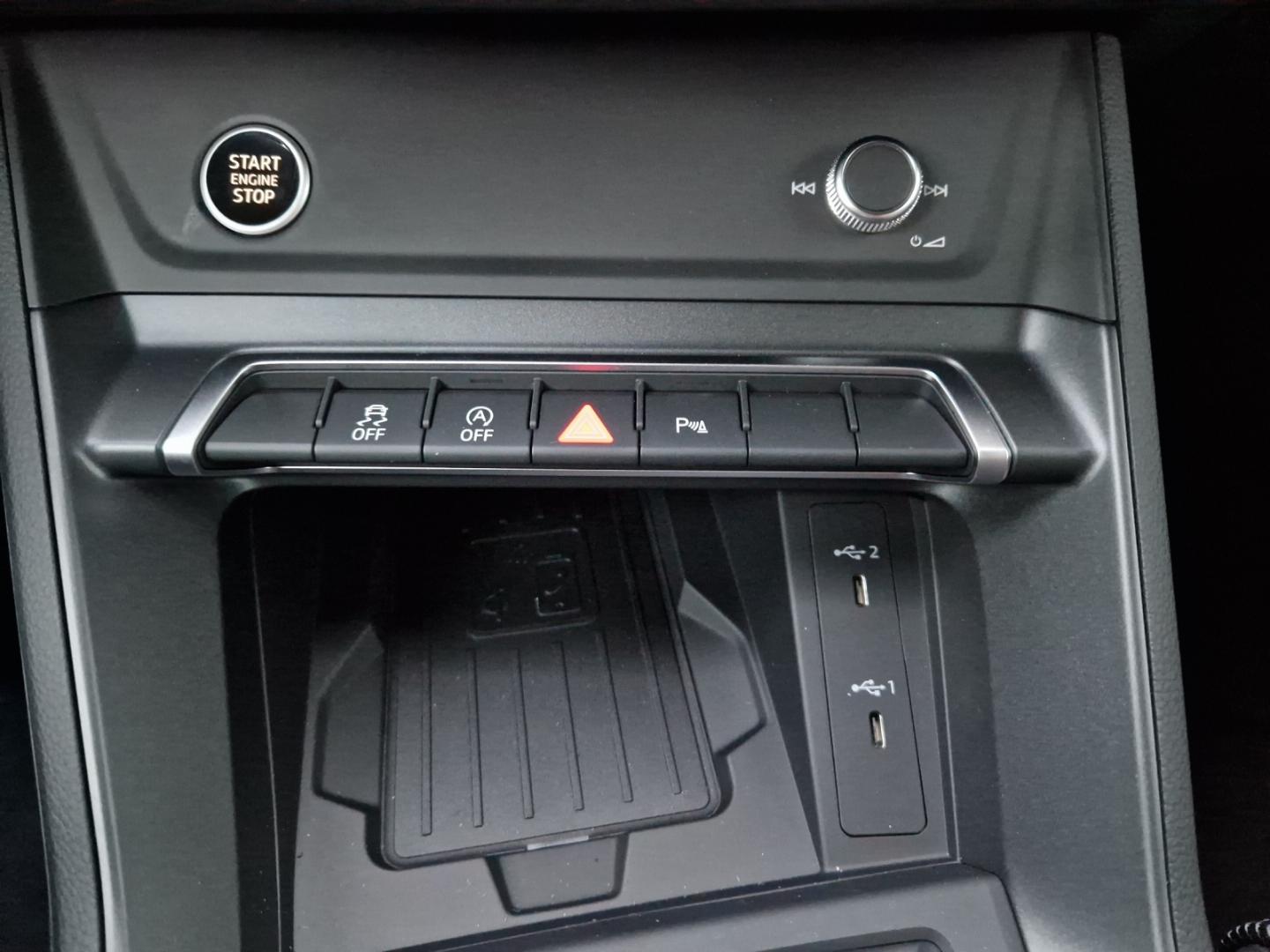 Image about Audi Q3 Special Edition Attraction S line 35 TFSI 110 kW (150 CV) S tronic