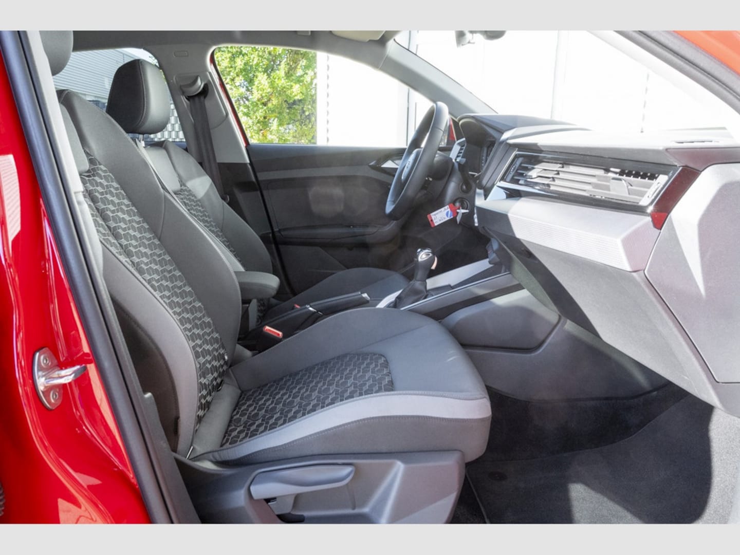 Bild über Audi A1 Sportback S line 25 TFSI S tronic - für weitere Informationen kontaktieren Sie den Audi Partner