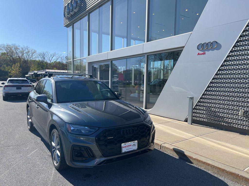 2024 Audi Q5 55 e Premium Plus's photo