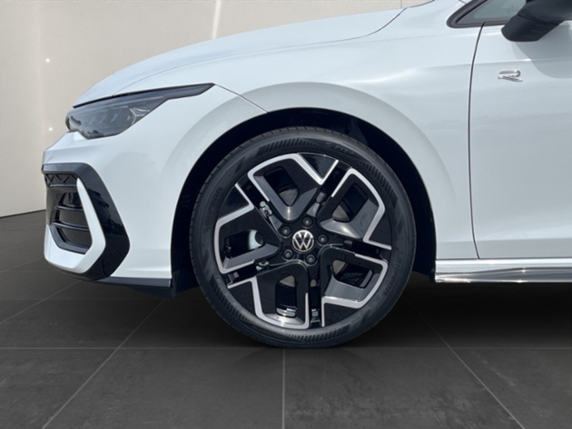 Volkswagen Golf R-Line