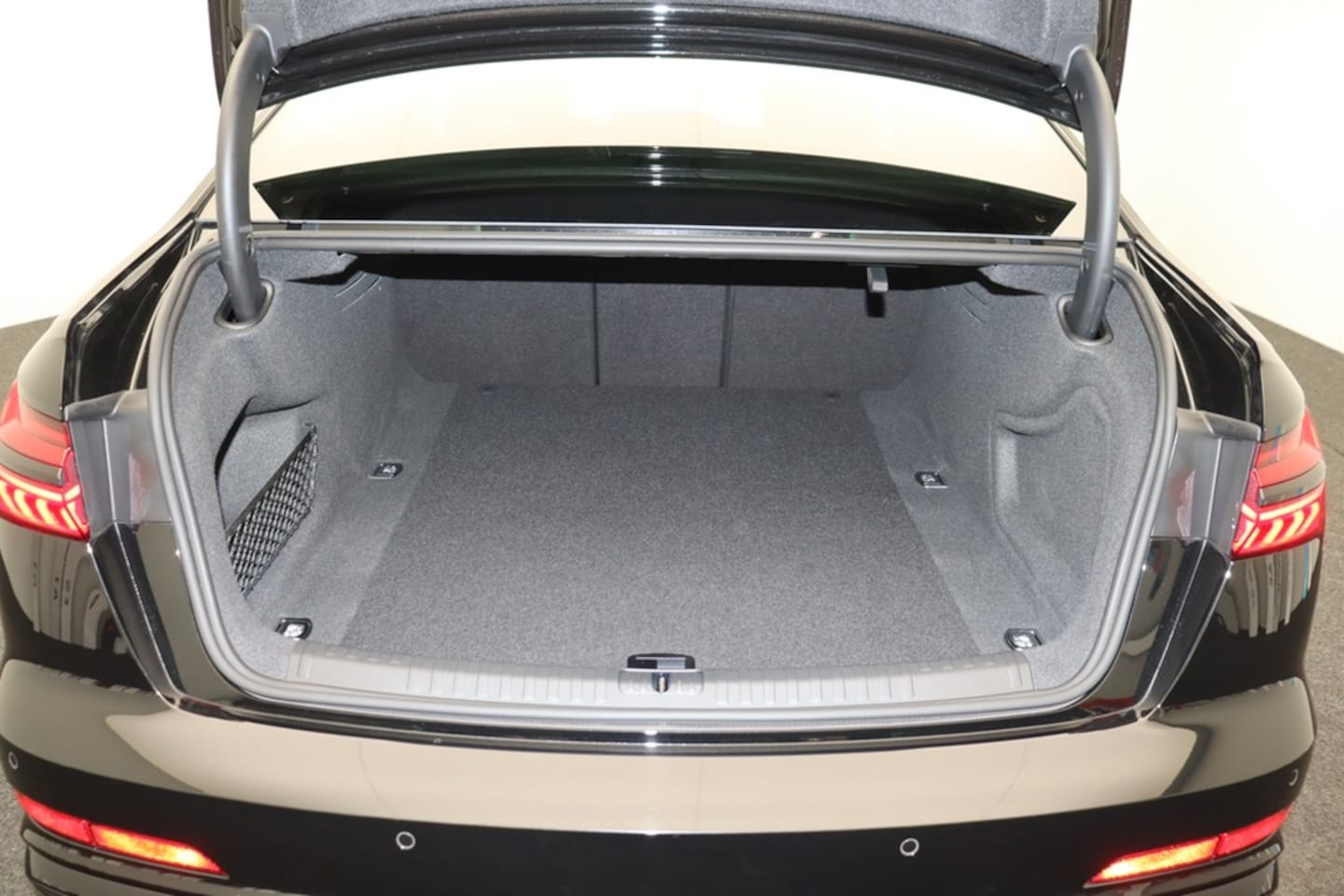 Bild über Audi S6 Limousine TDI quattro tiptronic - für weitere Informationen kontaktieren Sie den Audi Partner