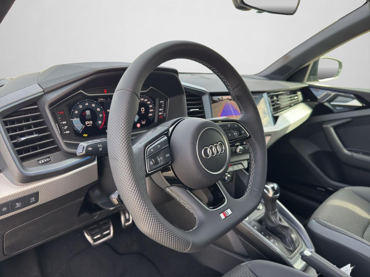 Bild über Audi A1 Sportback S line 30 TFSI S tronic - für weitere Informationen kontaktieren Sie den Audi Partner