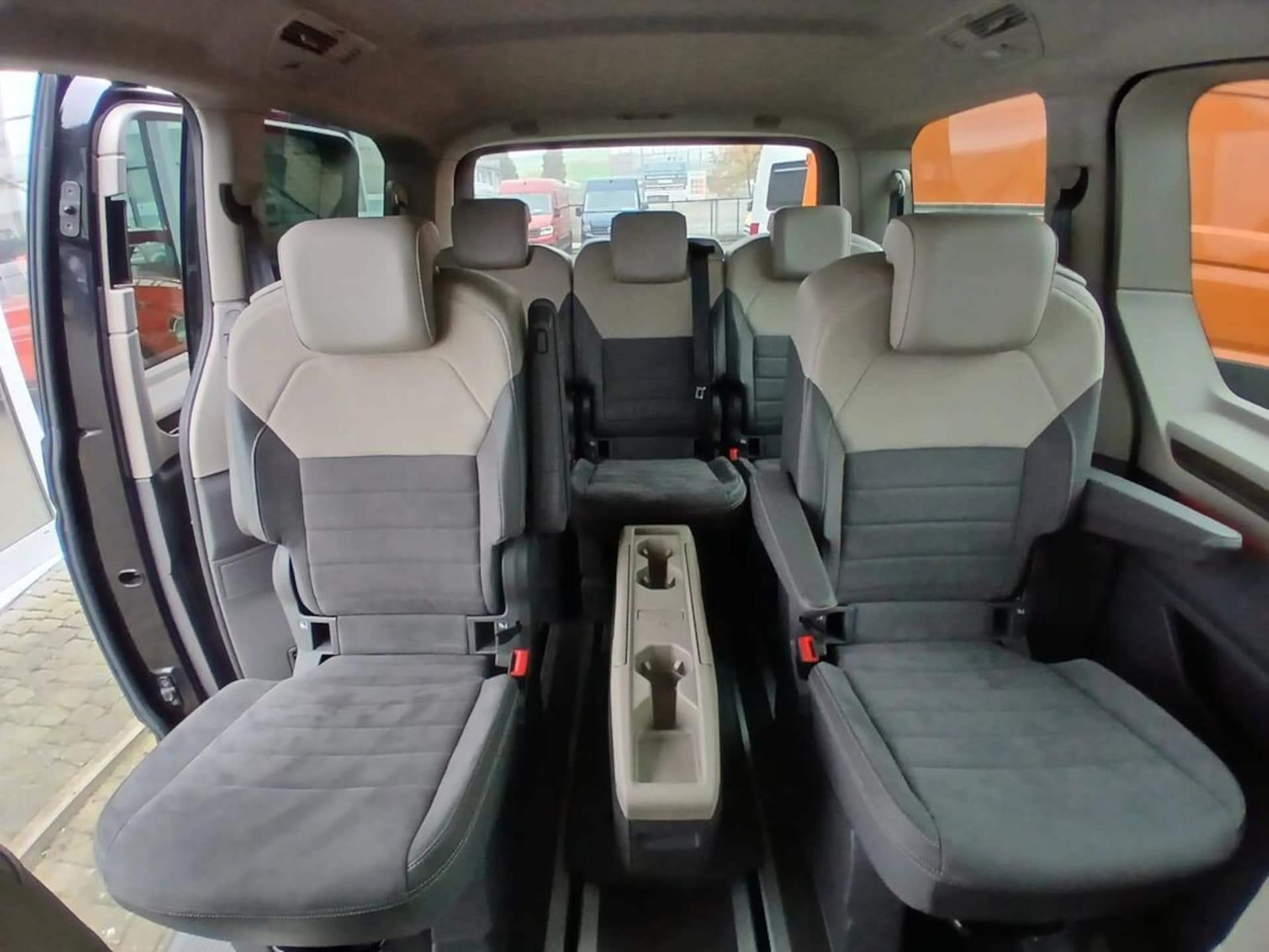 Volkswagen Multivan długi rozstaw osi Style