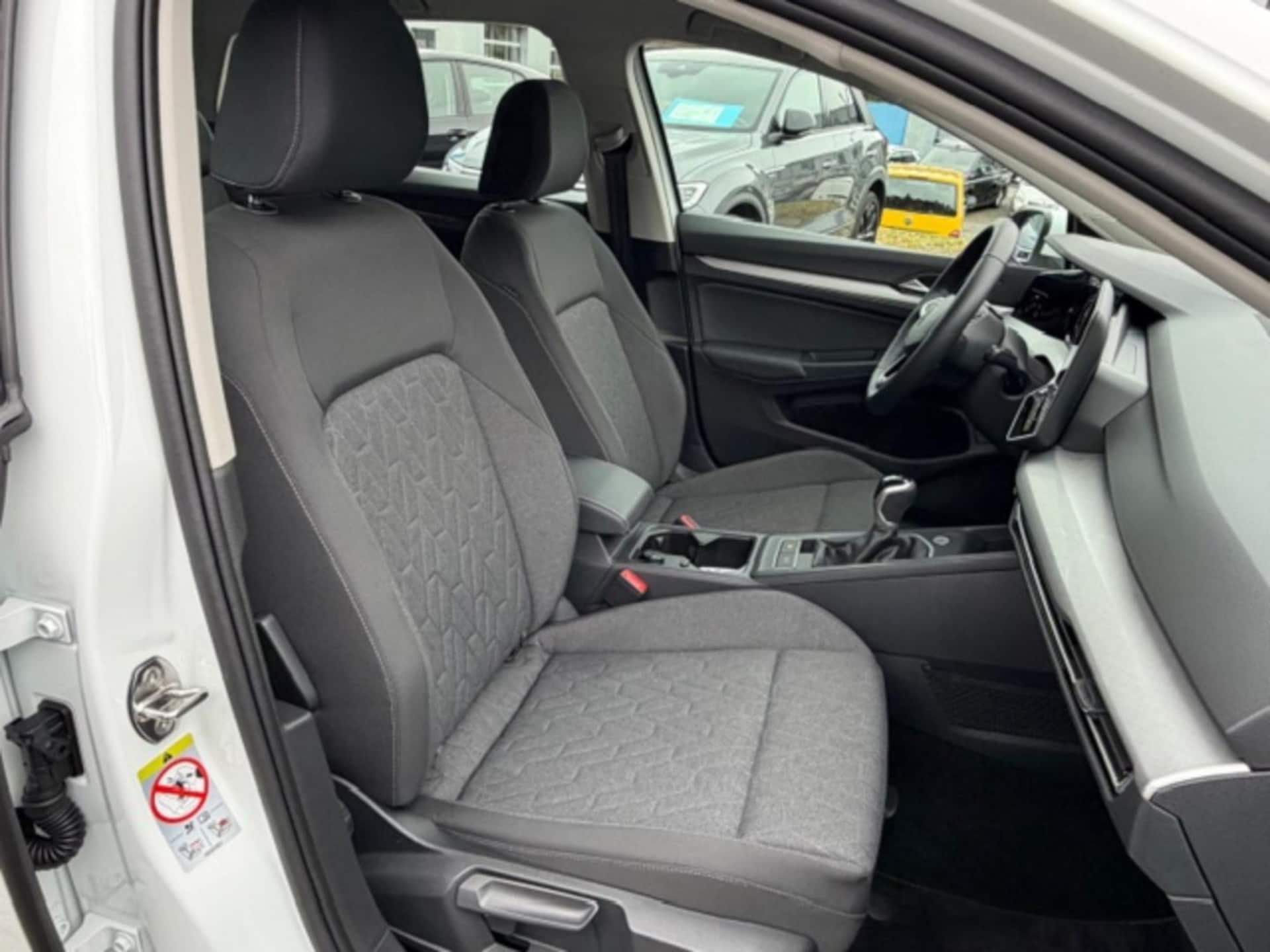 Volkswagen Golf Life