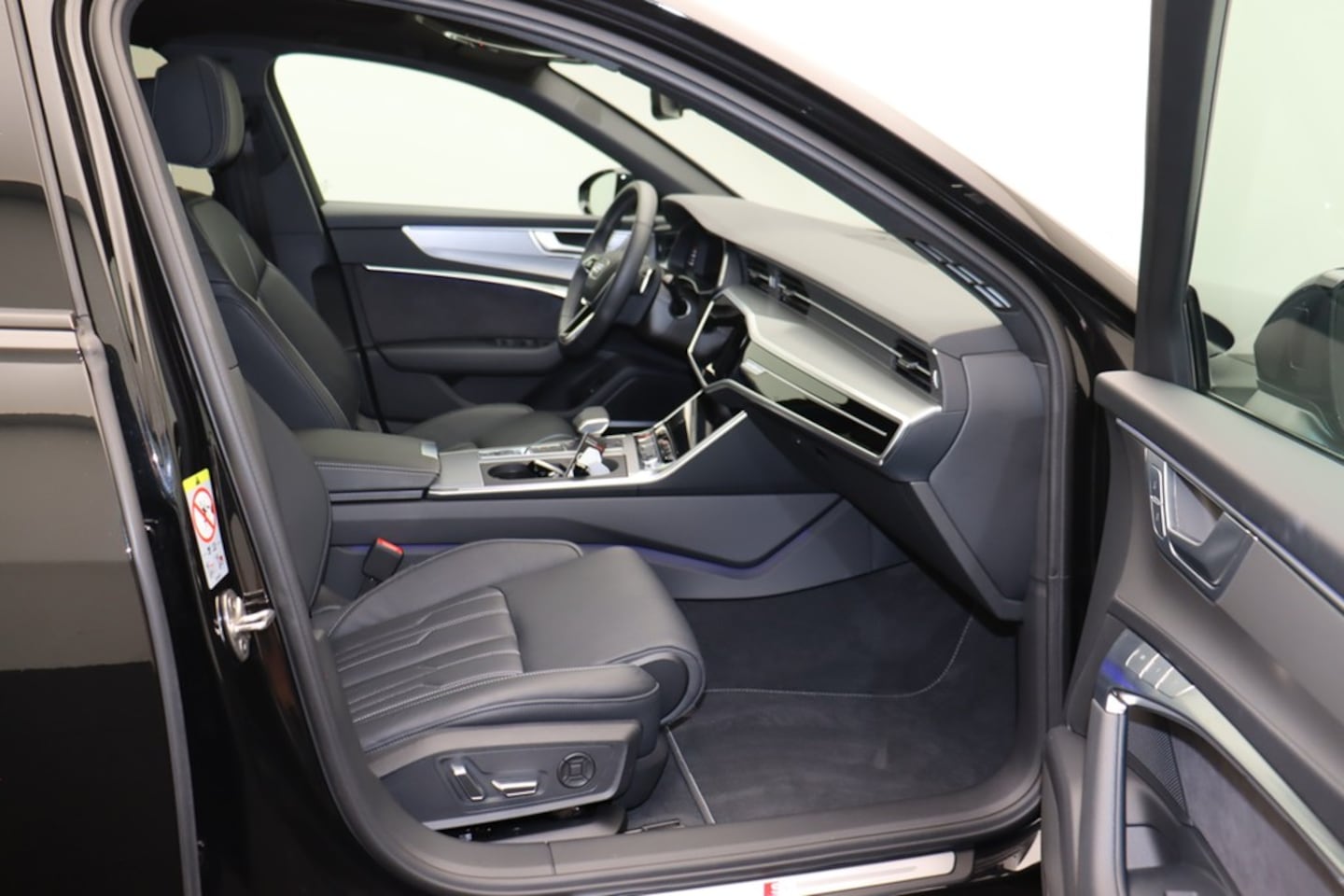 Bild über Audi S6 Limousine TDI quattro tiptronic - für weitere Informationen kontaktieren Sie den Audi Partner