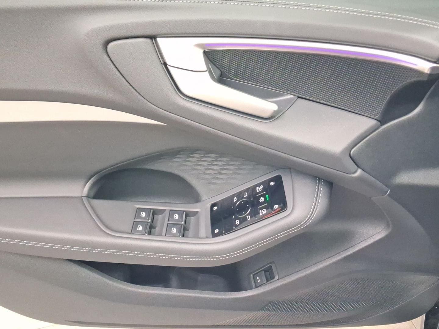 Bild über Audi A5 Avant TDI quattro 150 kW S tronic - für weitere Informationen kontaktieren Sie den Audi Partner