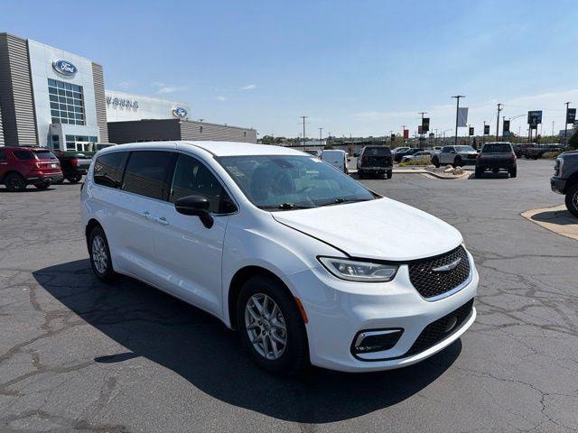 2025 Chrysler Pacifica