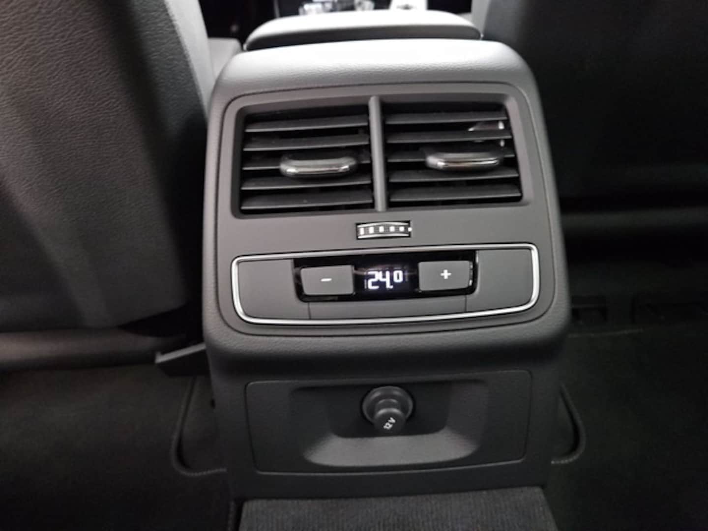Bild über Audi A4 Avant S line 40 TFSI quattro S tronic - für weitere Informationen kontaktieren Sie den Audi Partner