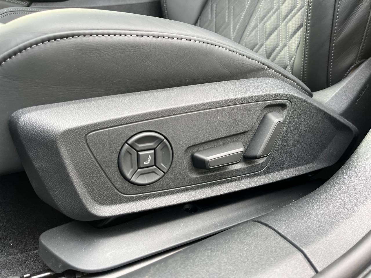 Image about Audi S5 Avant S5 Avant TFSI Hybride 367 ch S tronic