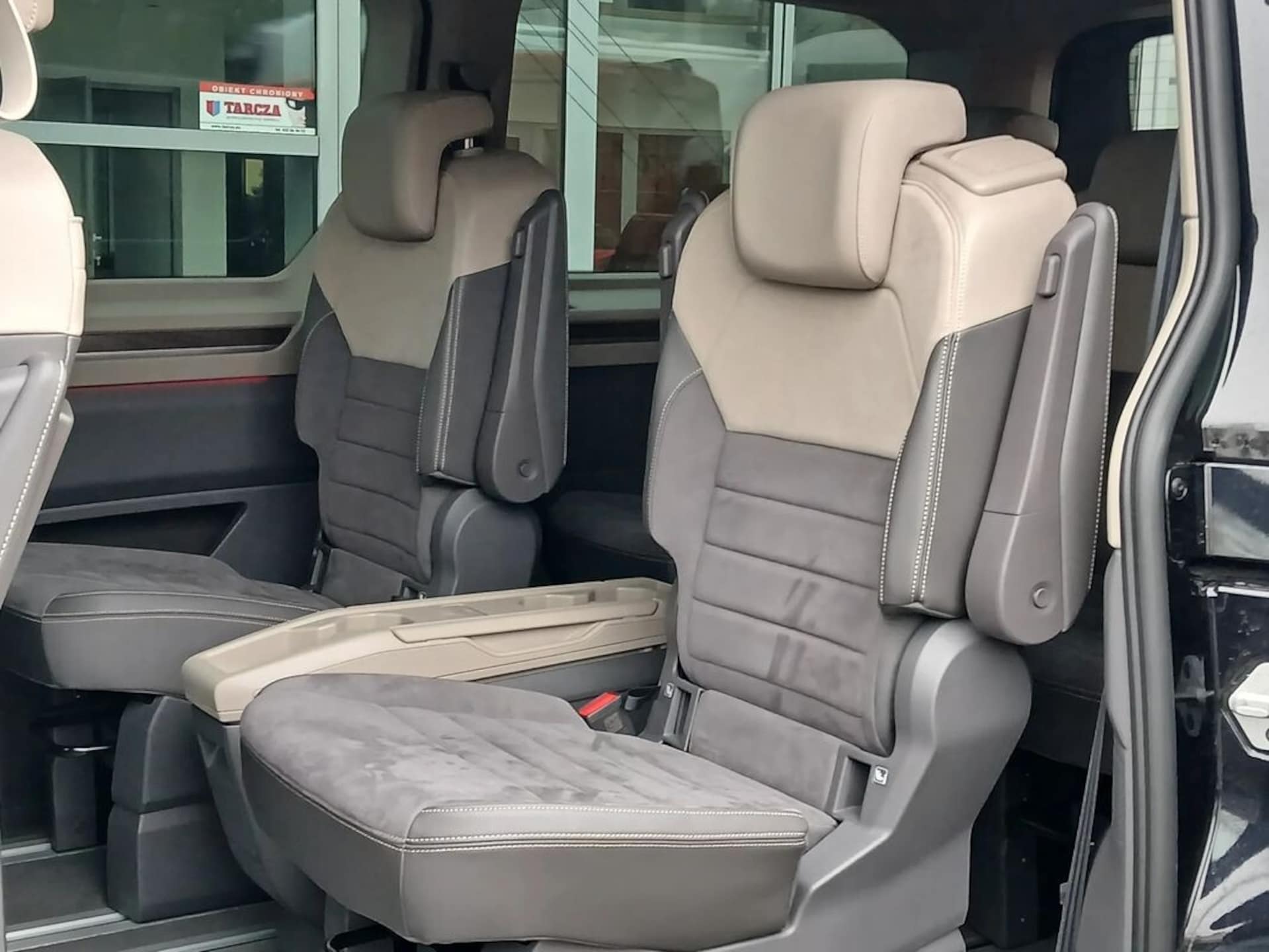 Volkswagen Multivan długi rozstaw osi Style