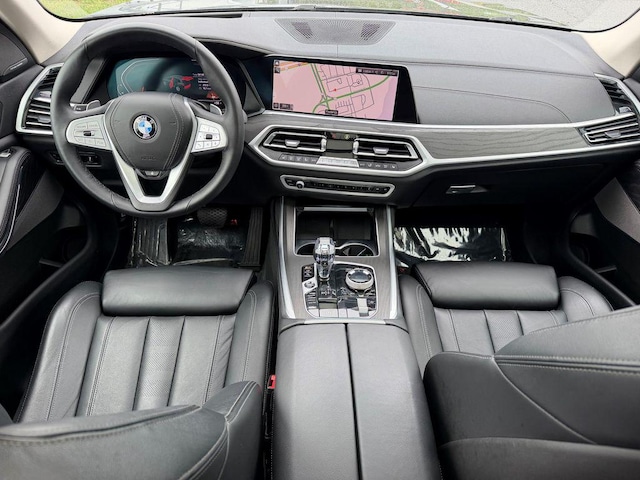 2022 BMW X7
