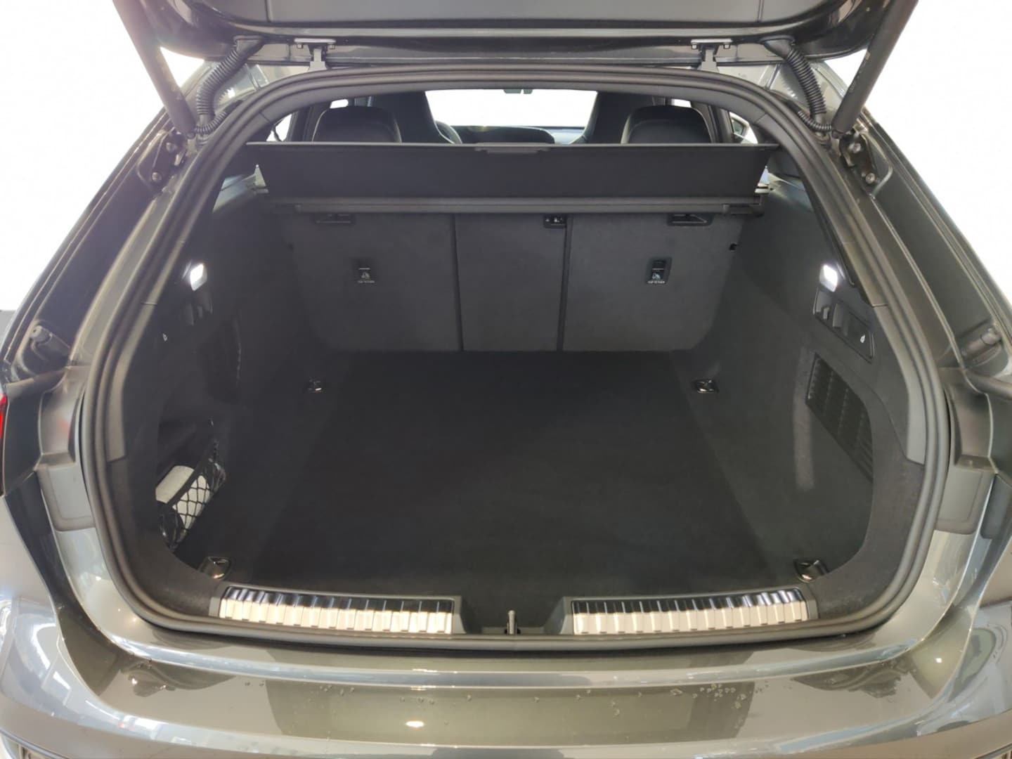 Bild über Audi A5 Avant TDI quattro 150 kW S tronic - für weitere Informationen kontaktieren Sie den Audi Partner