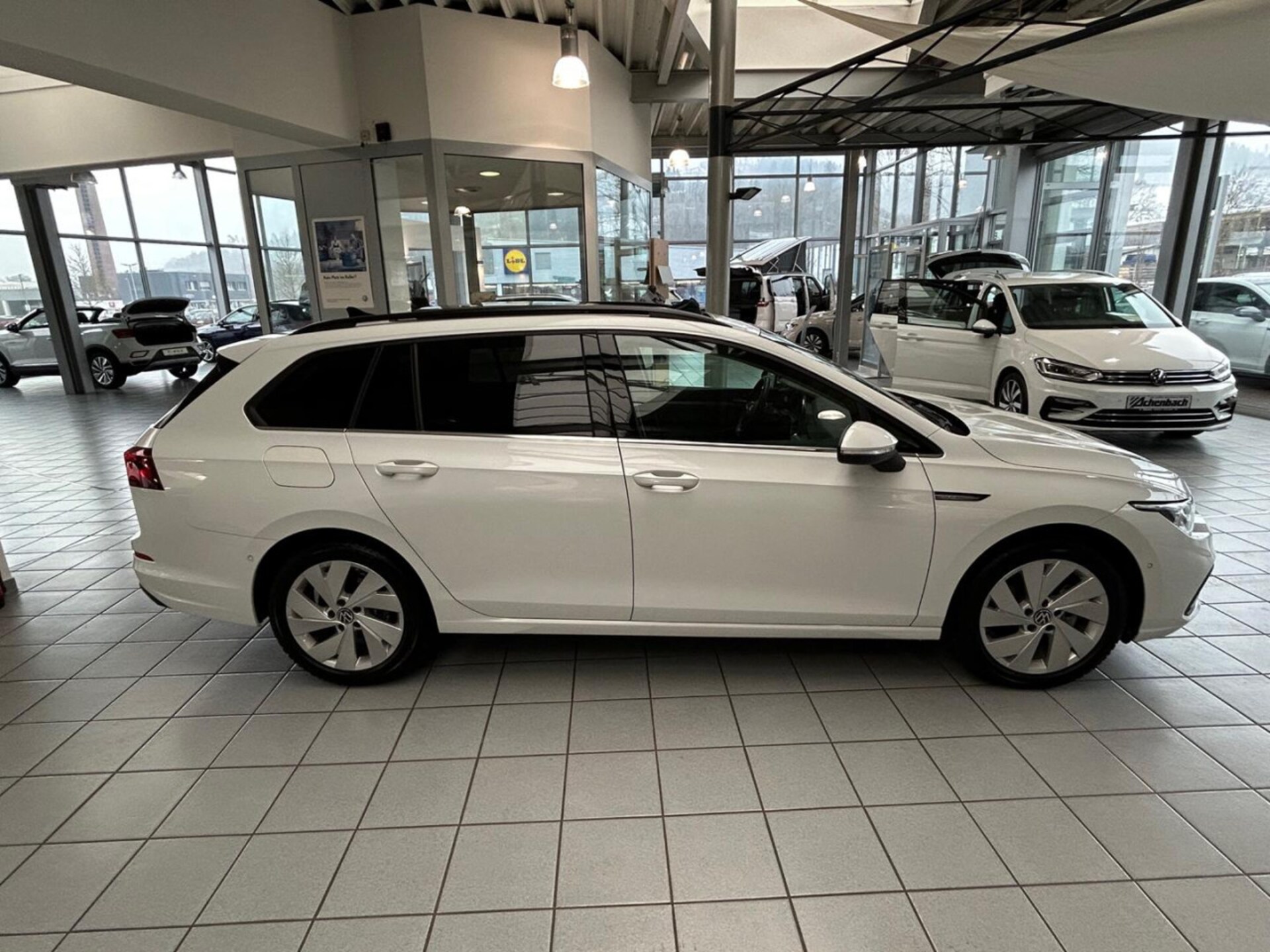 Volkswagen Golf Variant Style