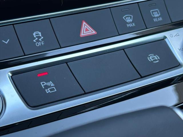2025 Audi Q8 Premium - Photo 35