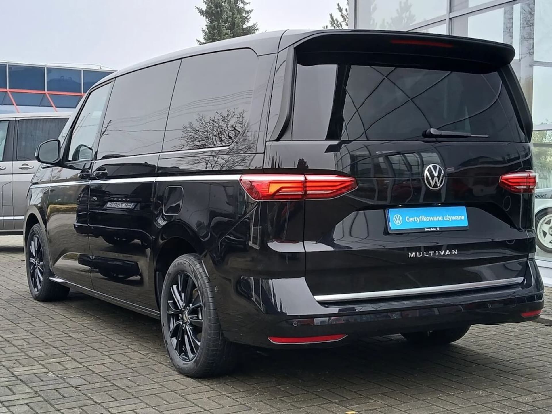Volkswagen Multivan długi rozstaw osi Style