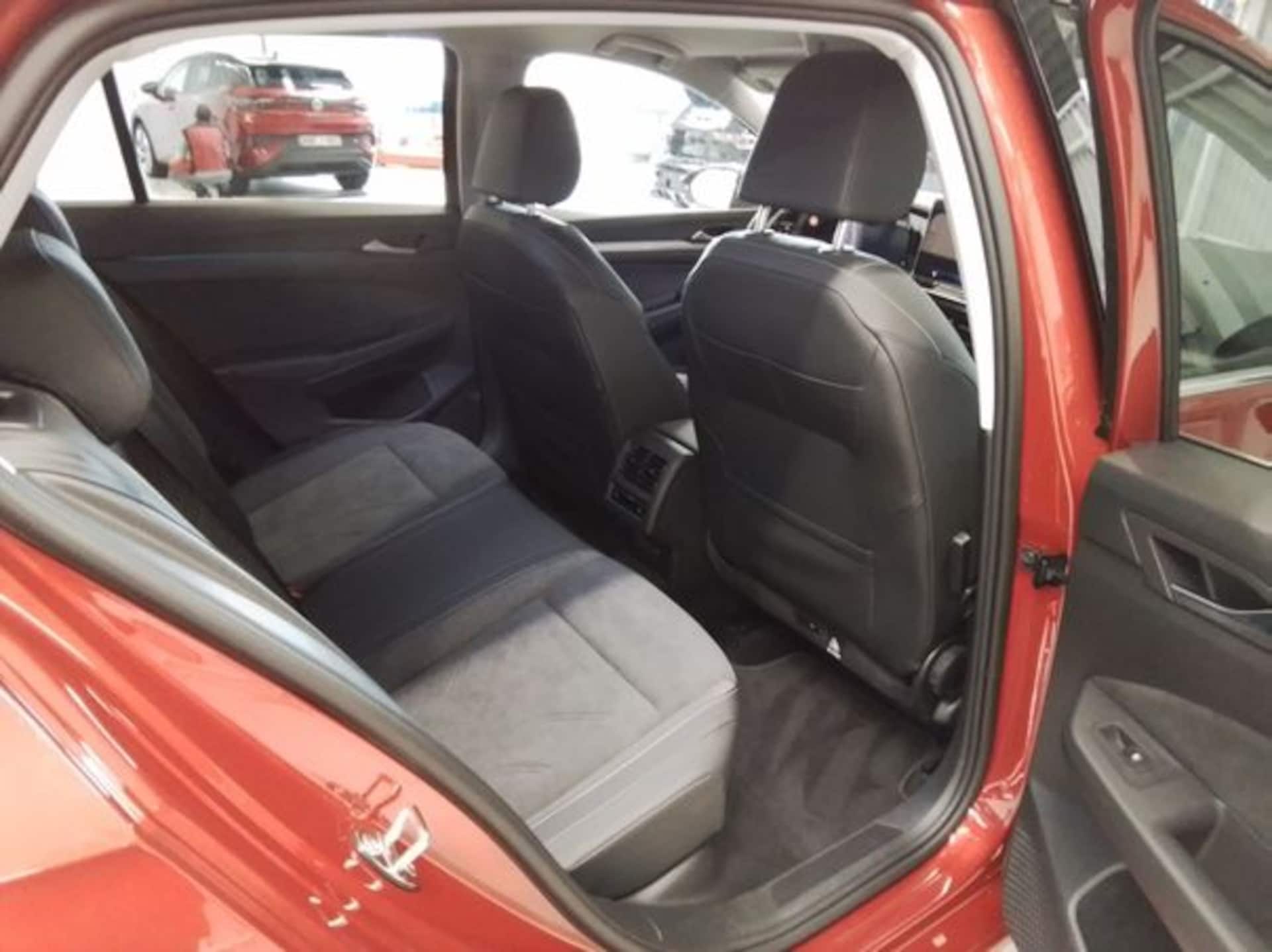 Volkswagen Golf Style